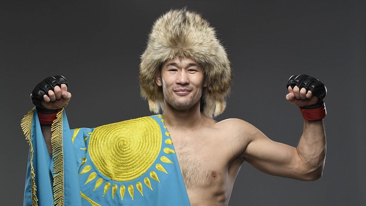 Непобежденного казахстанца исключили из рейтинга UFC