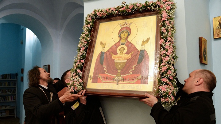 В соцотделе РПЦ рассказали, какой иконе молятся в борьбе с пьянством