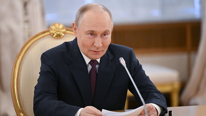 Ведущие экономики мира впадают в рецессию, заявил Путин