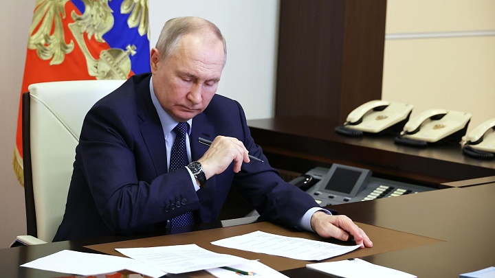 Путин подписал закон о корректировке бюджета на 2025 год