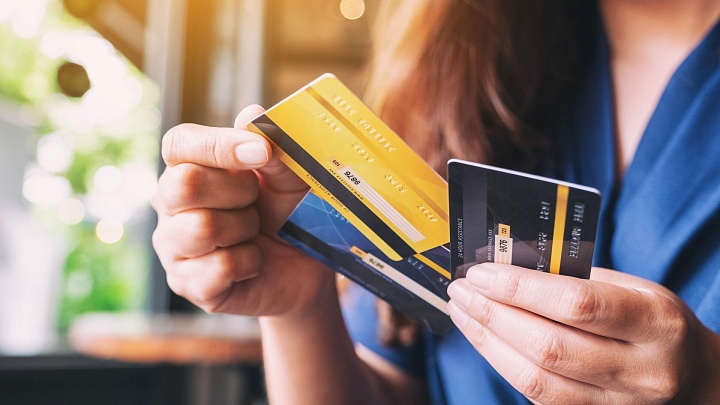 В России увидели риски массового перевыпуска Visa и Mastercard