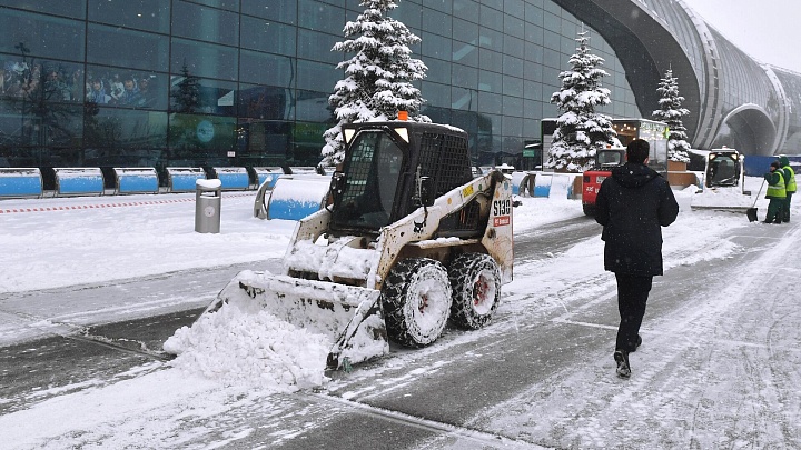 Московские аэропорты продолжают работу, несмотря на ухудшение погоды