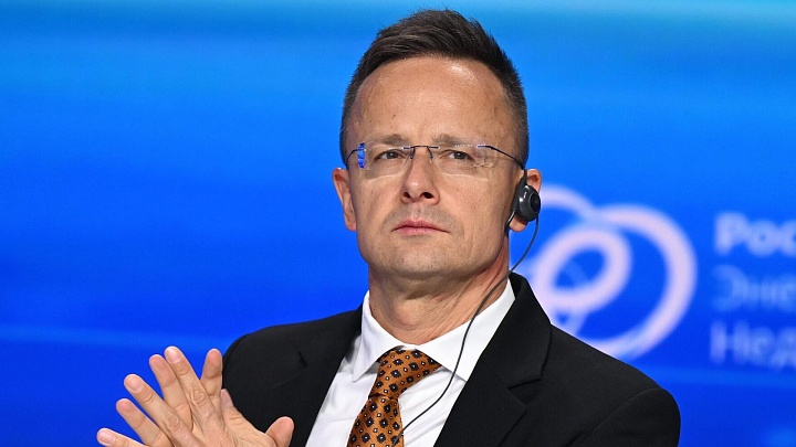 Сийярто рассказал о прогнозах по поставкам нефти в Венгрию по "Дружбе"